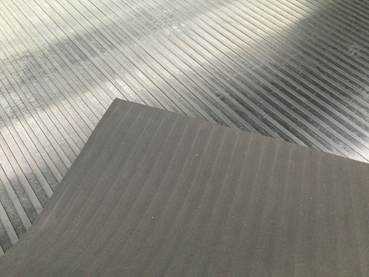 Non Slip Ribbed Rubber Ute/Van/Floor Matting - 1.83m x 2m - Image 4